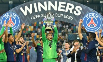 舍瓦利耶首秀扑点助巴黎6比5胜热刺夺冠
        
    舍瓦利耶首秀扑点助巴黎6比5胜热刺夺冠