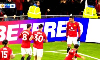 卡塞米罗获拉爵起立鼓掌致敬！曼联中场新战术揭秘，阿莫林仍必须买后腰