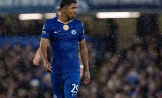 蓝军玻璃人复出即献顶级表现：6次成功争顶+ 3次成功过人！