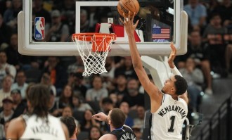 马尔卡宁29分文班亚马空砍32+7 爵士终结马刺8连胜